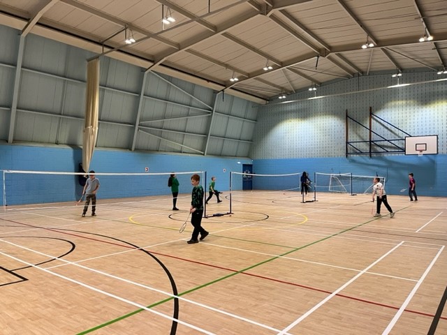 🏸We had 16 pupils from <a href="/hazleheadschool/">Hazlehead School</a> and <a href="/LoirstonPrimary/">Loirston Primary School</a> at Kincorth last night for another badminton festival. Well done to everyone who took part!

<a href="/ASCHazleheadASG/">Active Schools Hazlehead ASG</a> 
<a href="/ASC_LochsideASG/">Active Schools Lochside ASG</a>