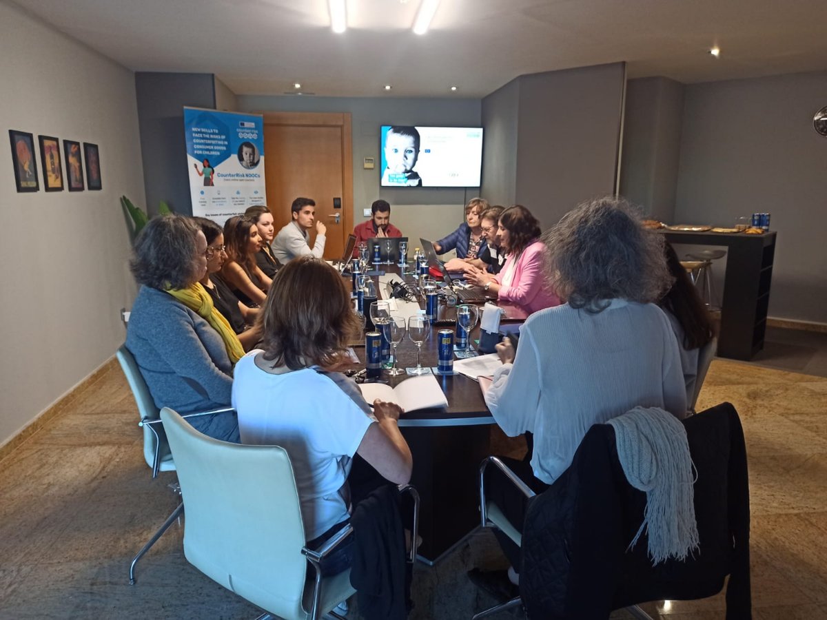 AIJU_Tecnologi's tweet photo. Hoy, en el #DíaMundialDerechosConsumidor, #AIJU acoge la reunión final del proyecto #CounterRisk, en la que se reúnen todos los socios/as del consorcio europeo que, durante más de dos años, han estado trabajando para la obtención de las herramientas formativas  CounterRisk. https://t.co/KoIilT1zrC