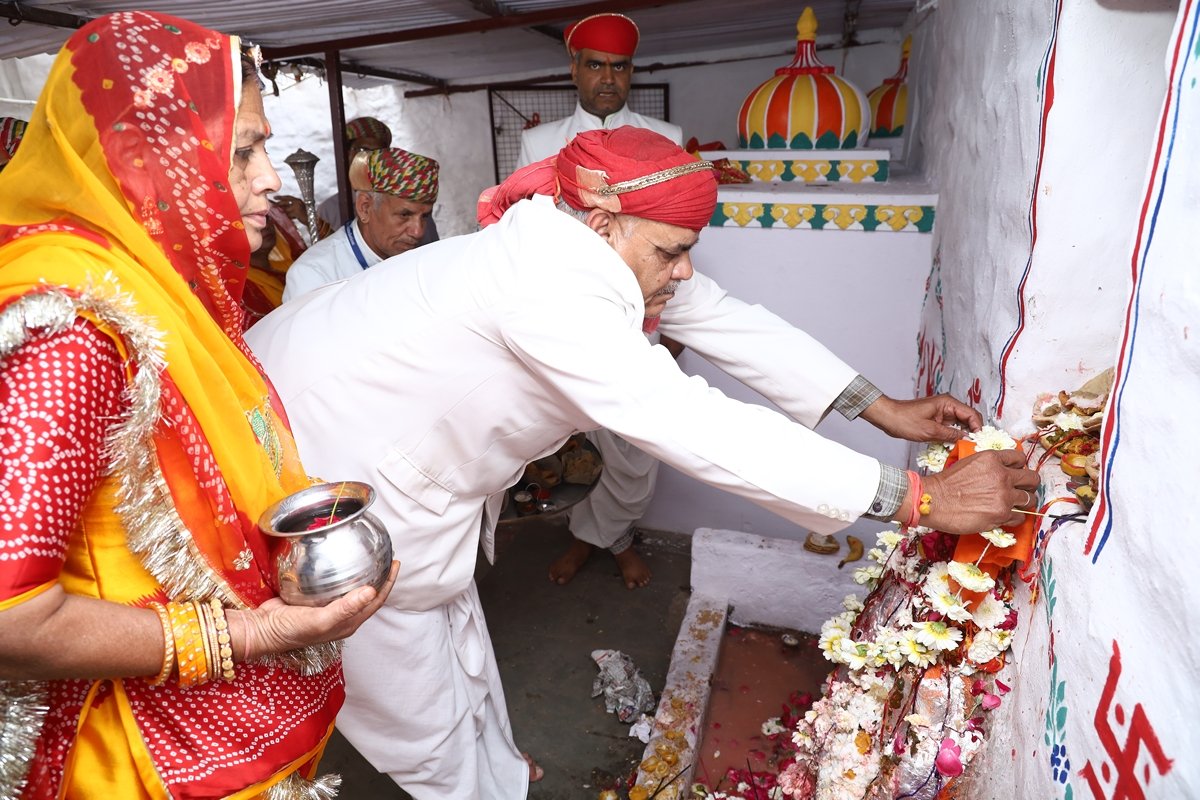 Eternal_Mewar's tweet photo. The auspicious occasion of Shitla Ashtami is celebrated post the commemoration of Holika Dahan. The festivities of Holi last till Rang Teras including Rang Pancham. https://t.co/3mIqSdC6wy