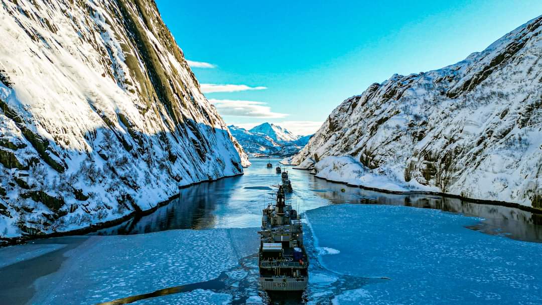 Commandant Zr. Ms. Willemstad tweet media