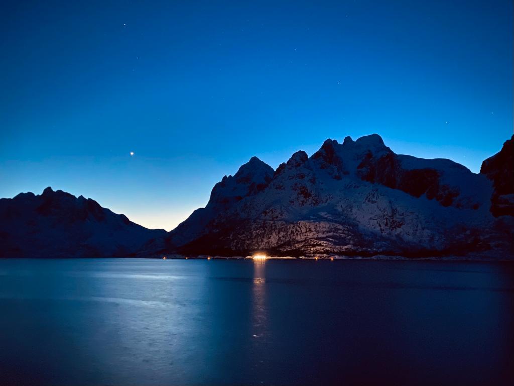 Commandant Zr. Ms. Willemstad tweet media