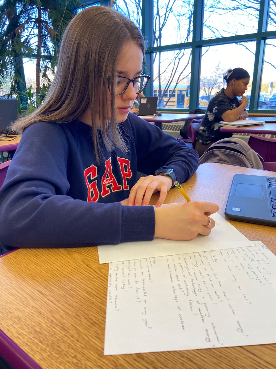 ChantillyHSLib's tweet image. Ms. G’s English 10 class uses the Question Formulation Technique to explore technology and innovation topics. #chantilly #inquiry