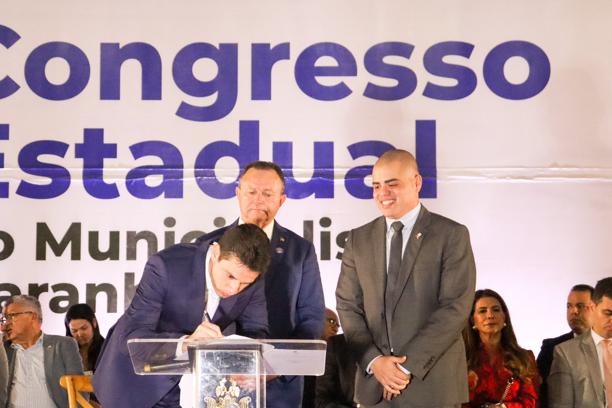 andersonferr_ma's tweet photo. No 1° Congresso Estadual do Municipalismo
Maranhense assinamos o acordo de cooperação entre ITERMA e FAMEM, para ampliar a regularização fundiária em parceria com as prefeituras por todo o Maranhão. Proporcionamos diversos atendimentos no stand do Instituto #governoMA #famem https://t.co/ADm2r3GZzb