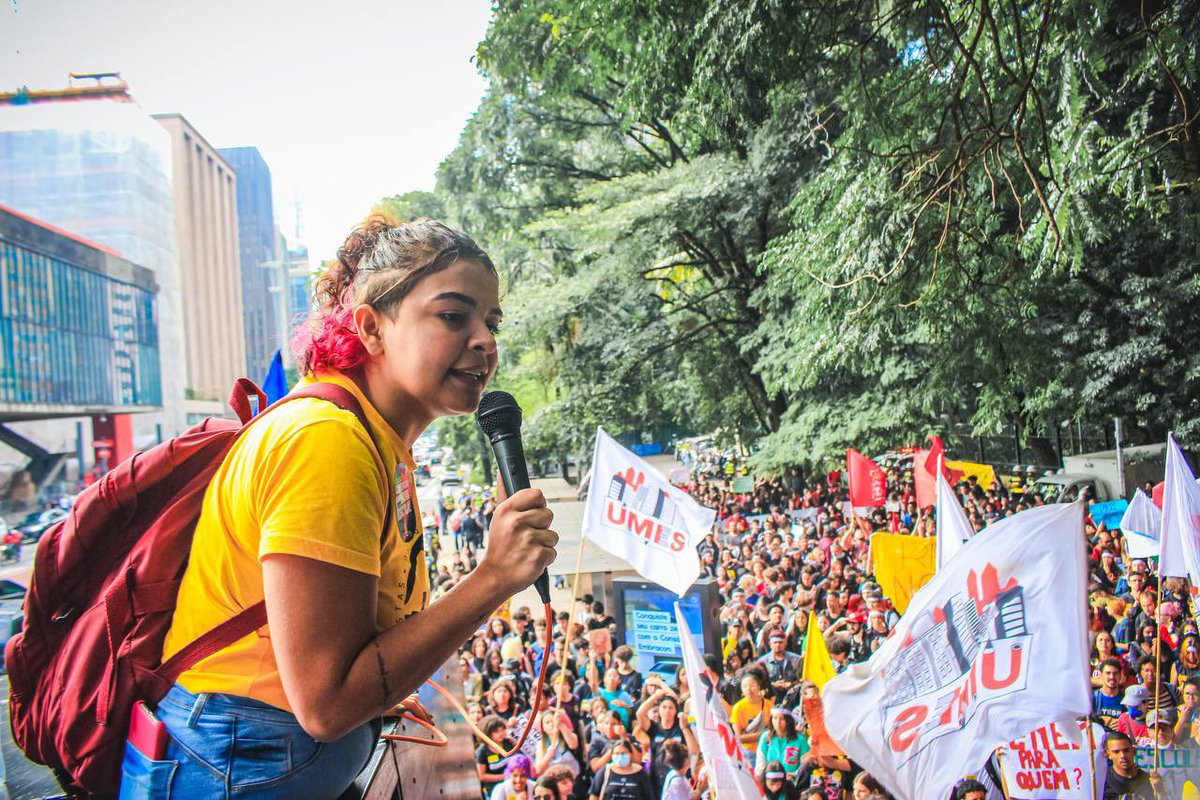 Os estudantes ocuparam a Avenida Paulista e deram o recado: revoga a reforma ou paramos o Brasil! 

📸: <a href="/XuniorL/">xuniu</a> 
#RevogaNovoEnsinoMédio #RevogaNEM