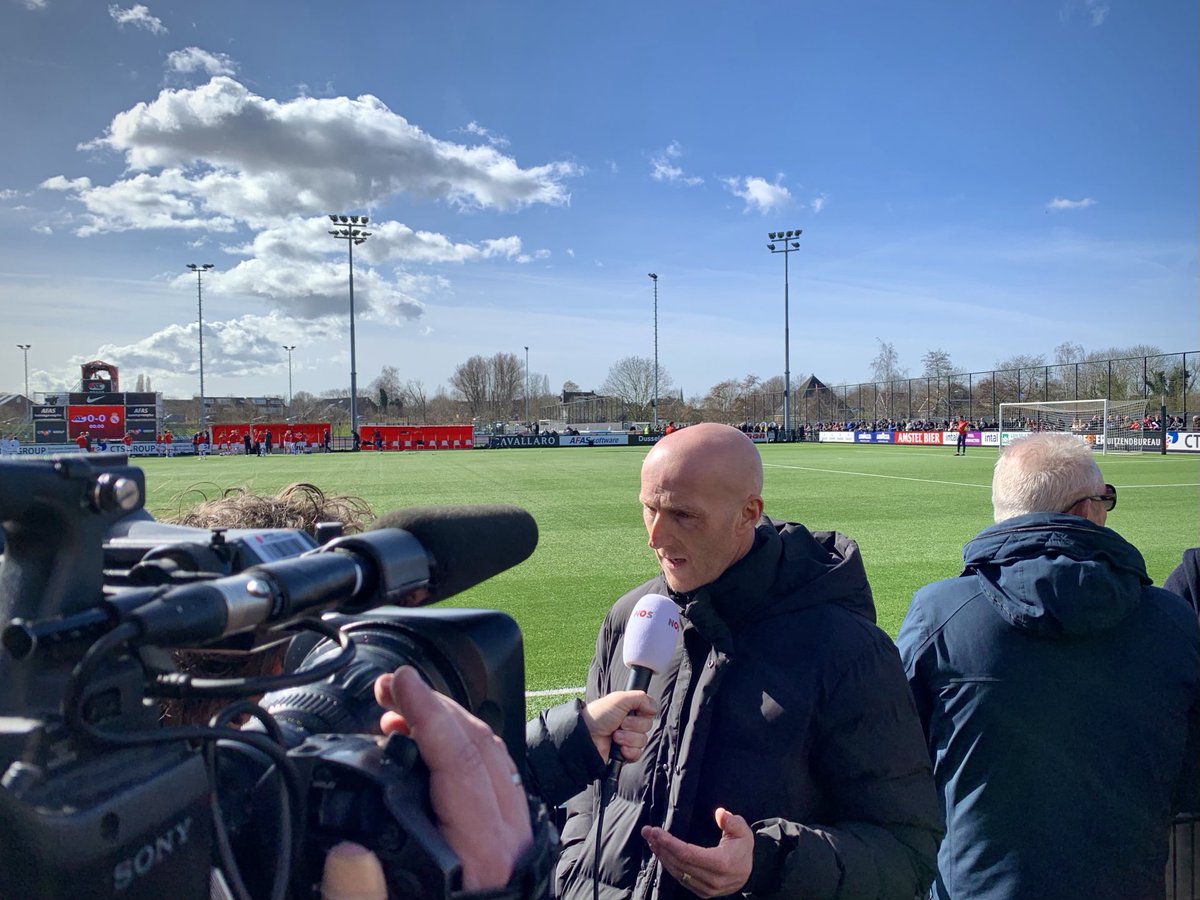AZ-Real Madrid in de Youth League, met Mexx Meerdink (19) in de spits bij AZ. Vader Martijn ‘Tinus’ Meerdink, ex-AZ, is toeschouwer en wordt uiteraard geïnterviewd. #azrea #uyl