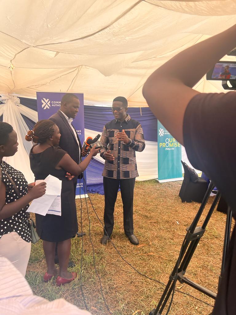 CA_Kenya's tweet photo. CA Director General Mr. @CADirectorGen shares key takeaways from the successful high-level roundtable discussion on consumer rights at the #WorldConsumerRightsDay event. We remain dedicated to ensuring consumers in Kenya are well-informed and protected. #ConsumerProtectionKe https://t.co/xPjZG3JG3c