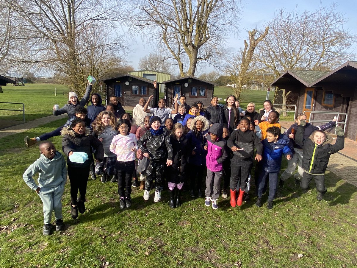 Mr OJP (@mr_phillipsht) on Twitter photo A big <a href="/WoodhillSch/">Woodhill Primary School</a> group shot. Everyone is having a fab time and getting ready for the afternoon activities. A big <a href="/WoodhillSch/">Woodhill Primary School</a> group shot. Everyone is having a fab time and getting ready for the afternoon activities.