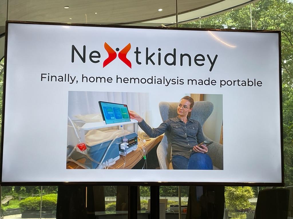 Anneke_Adema's tweet photo. “Beyond #hospital to #community “
Witnessed today the launch by 🇳🇱🇸🇬🇨🇭#Nextkidney of a portable (10 kg) #hemodialysis device to dialyse “any time and anywhere”.
A remarkable contribution to improving quality of life for chronic kidney patients !
@Nierstichting https://t.co/12DIfGWMW5