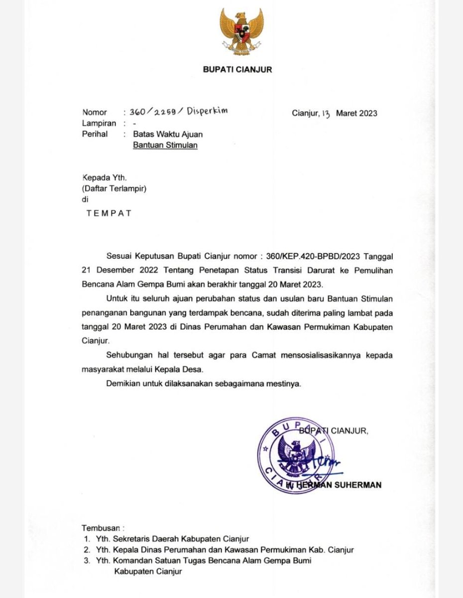 mohasm_azzam's tweet photo. Ditunggu Pak Bupati

#PejabatMentalBangsat #Gempacianjur #Bupaticianjur https://t.co/OyU7hNVhzZ