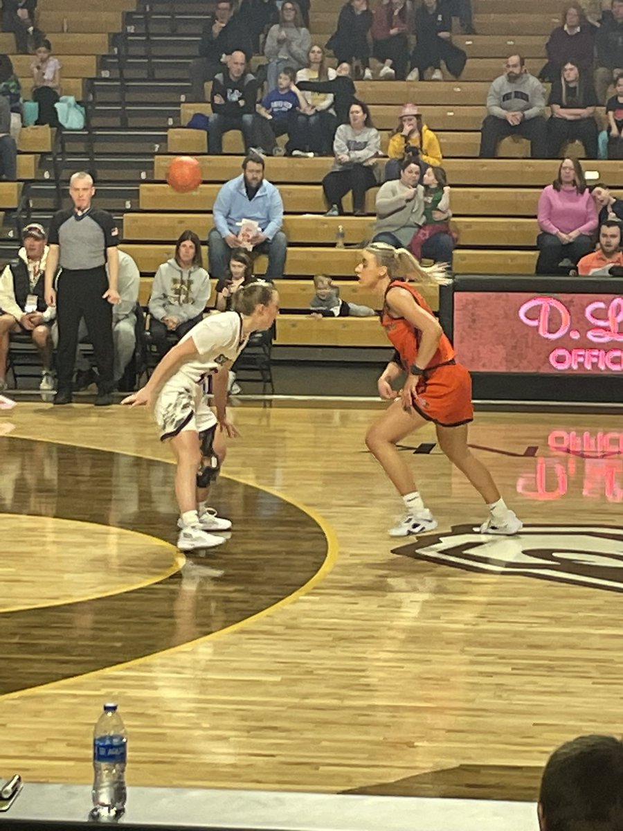 secorsig's tweet image. It was great to see @WMU_WBB freshmen point guard @allicarlson_3 back on the court after missing her senior season due to an ACL injury.

Alli stepped in and played a meaningful role for WMU, appearing in 28 games. She led the team in assists and was 5th in steals #MakeShots30