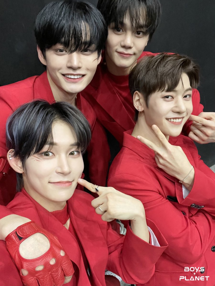 &lt;듀얼 포지션&gt; 단체 셀카 공개 💖

🎵 #LoveKilla
D킬라 | #김규빈 #김지웅 #서원 #석매튜

5세대 신인 K-POP 보이그룹 데뷔 프로젝트
&lt;#BOYSPLANET&gt;

매주 목요일 저녁 8시 50분 (KST)

#보이즈플래닛 #Mnet