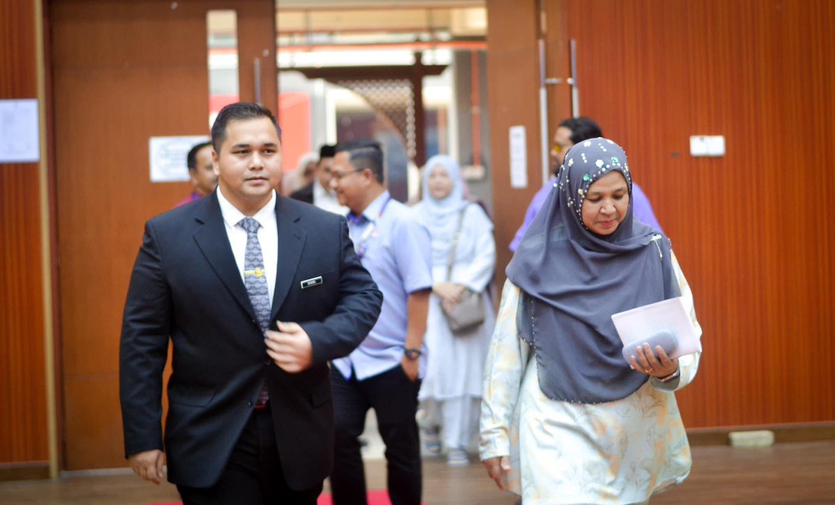 dailamidaniel's tweet photo. Selesai merasmikan Majlis Anugerah Gemilang Akademik, Kolej MARA Kulim.

Syabas dan tahniah kepada semua pelajar, terima kasih juga kepada semua tenaga pendidik. Semoga Kolej MARA Kulim terus mencipta kegemilangan di masa akan datang. https://t.co/w6DoWKc9Nw