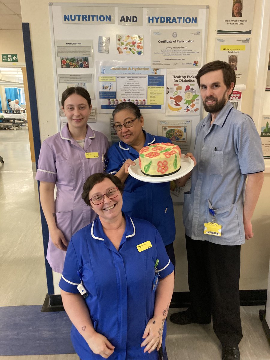 KellyMcdaid3's tweet photo. Day surgery have been celebrating the National global tea party for Nutrition and Hydration. Gerie made this delicious cake for her team on DSU, so we had to test it! #nationalglobalteaparty ⁦@RochdaleCO_NHS⁩ ⁦@NCAlliance_NHS⁩ #plannedcare. https://t.co/on1D194MLU