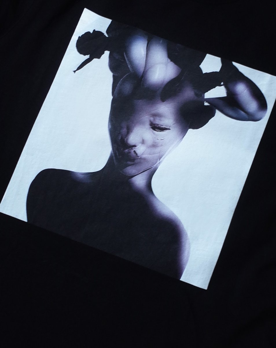 jessekanda's tweet image. Jesse Kanda &apos;Ophelia&apos; Black T available now in our shop wwwomb.jessekanda.com Shipping worldwide! Thank you!