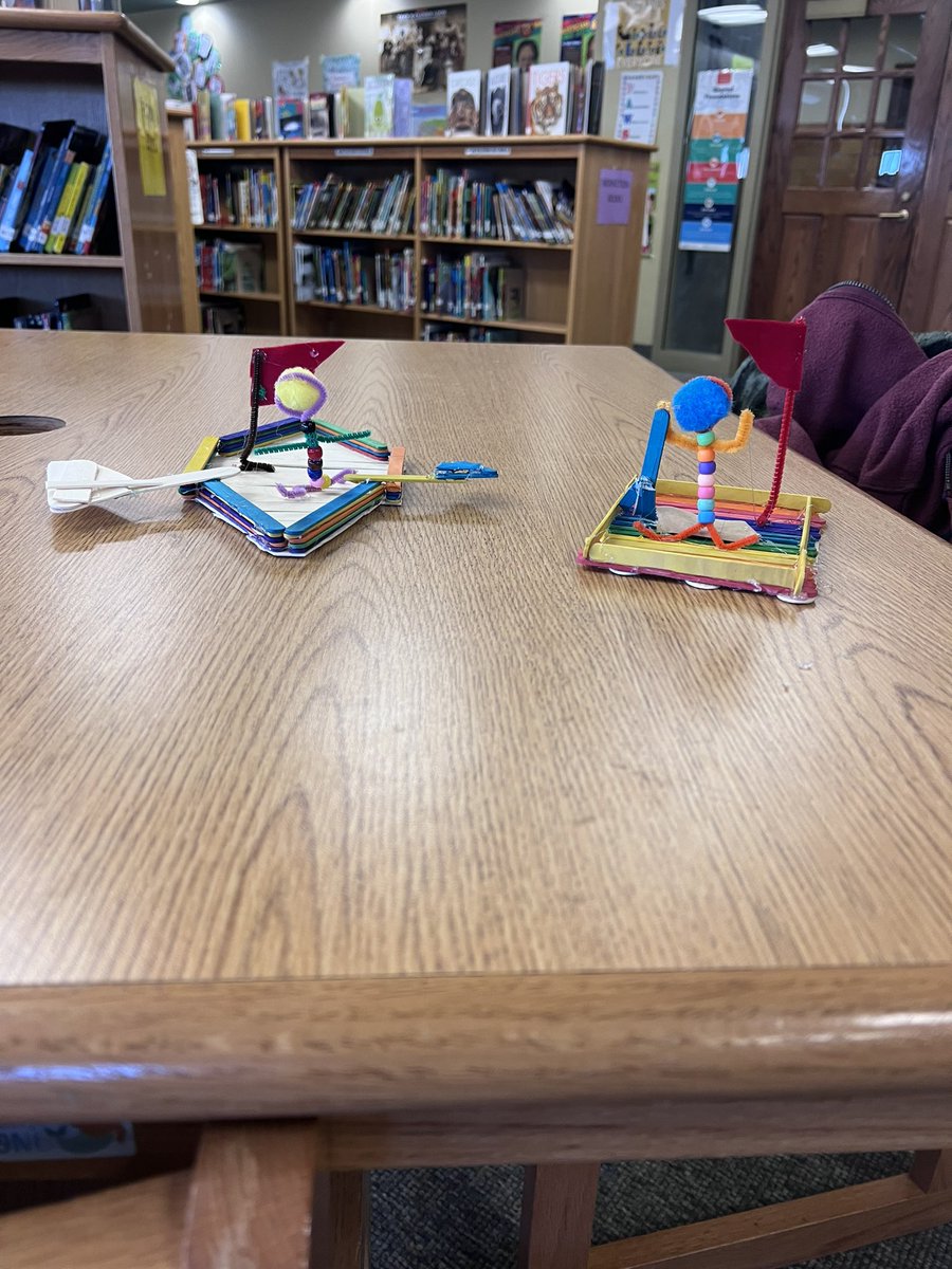 Our latest maker crafts made during morning club!  We made string art & popsicle stick boats.❤️🧶⛵️ #librariesrock #makerspace @HammondTerrilyn @RCSDsch5 @NYBookDr @RCSDLibraries