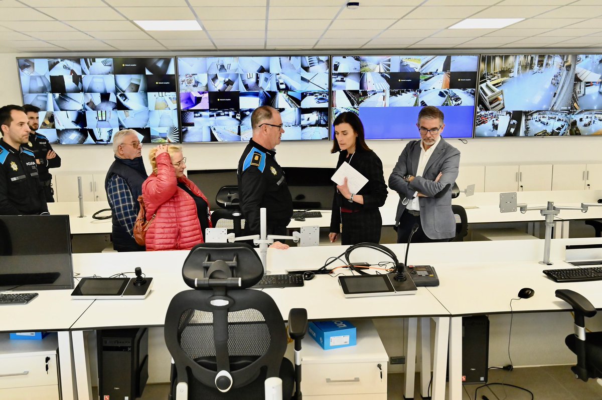 gemaigual's tweet photo. 🏢🚨La nueva sede de la Policía Local de #Santander @PLSantander,📍en Camarreal, ya está operativa❗️Con una superficie de 8.500 m2, dispone de los medios más completos y las mejores infraestructuras para satisfacer las necesidades del cuerpo y garantizar un óptimo servicio👮🏻‍♀️🚔 https://t.co/bsiEJYsQMy