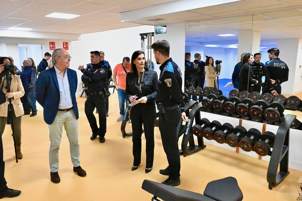 gemaigual's tweet photo. 🏢🚨La nueva sede de la Policía Local de #Santander @PLSantander,📍en Camarreal, ya está operativa❗️Con una superficie de 8.500 m2, dispone de los medios más completos y las mejores infraestructuras para satisfacer las necesidades del cuerpo y garantizar un óptimo servicio👮🏻‍♀️🚔 https://t.co/bsiEJYsQMy