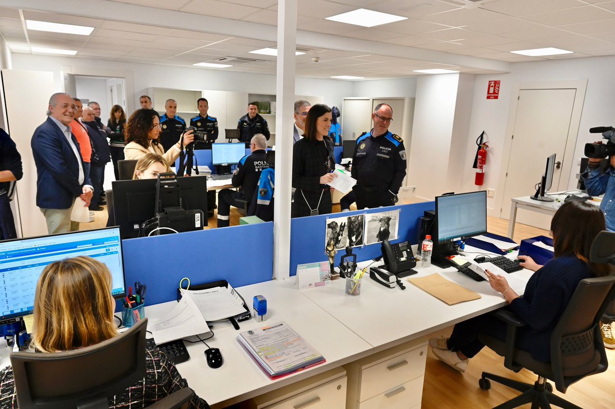 gemaigual's tweet photo. 🏢🚨La nueva sede de la Policía Local de #Santander @PLSantander,📍en Camarreal, ya está operativa❗️Con una superficie de 8.500 m2, dispone de los medios más completos y las mejores infraestructuras para satisfacer las necesidades del cuerpo y garantizar un óptimo servicio👮🏻‍♀️🚔 https://t.co/bsiEJYsQMy