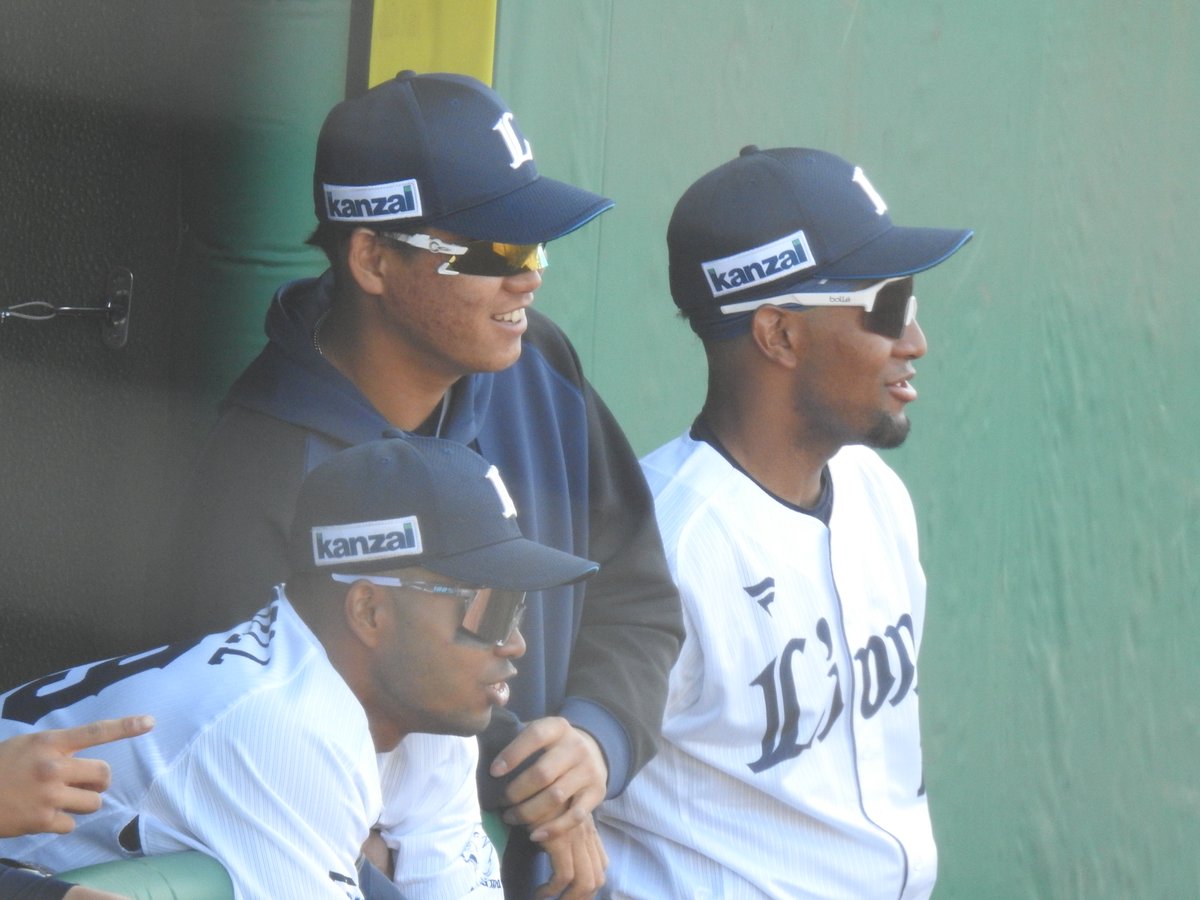 Lions_IRingo's tweet photo. 2023/3/15 CAR3219
#仲三河優太 #L66
#宮本ジョセフ拳 #L123
#日隈モンテル #L119
#タイシンガーブランドン大河 #L49
#愛斗 #L53
わちゃわちゃ♪ https://t.co/OAo31Y4kjZ