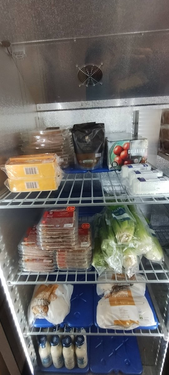 RT CastlelandBarry "Our #warmspace is now open so feel free to come down and enjoy a #free hot beverage. #Foodshare will open at 2pm as normal with pet food from <a href="/petsfoodbank/">Pet Foodbank Service</a> . Please make sure you bring your own carrier bag, take a ticket and wait … "