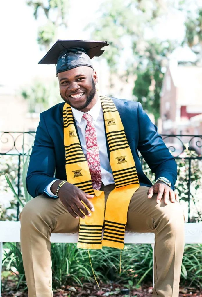 LaurelHouseInc's tweet photo. Laurel House Social Work Racial Equity Scholarship applications are open! The scholarship aims to cultivate more Black &amp; Hispanic social workers in the CT/NY area who are committed to social change in communities of color. Apply here: https://t.co/c92tqleCQ6 https://t.co/Qa62FrFGfT