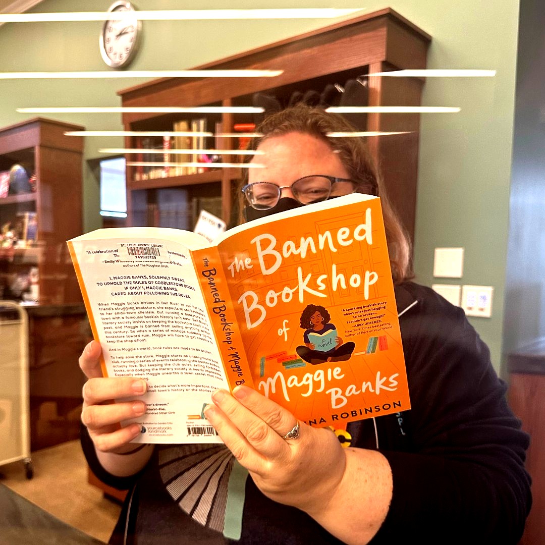 STLpubLibrary's tweet photo. #WhatAreYouReadingWednesday ? What have you been reading this week? #WAYRW #SLPL #STL #Booklovers #NextGreatRead https://t.co/rNWONqTzjR
