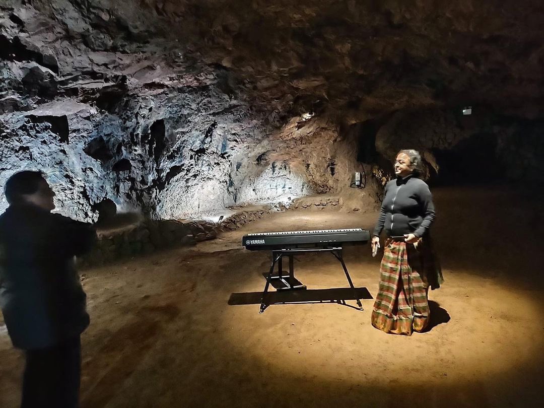 manasamitraUK's tweet image. Last month Supriya visited Clearwell Caves in preparation for a performance later on this year with Yanna Zissiadou and Sarah Waycott. 
This looks like a magical place to perform live music in 💕

—
#clearwellcaves #livemusic #performanceprep #supriyanagarajan #manasamitra