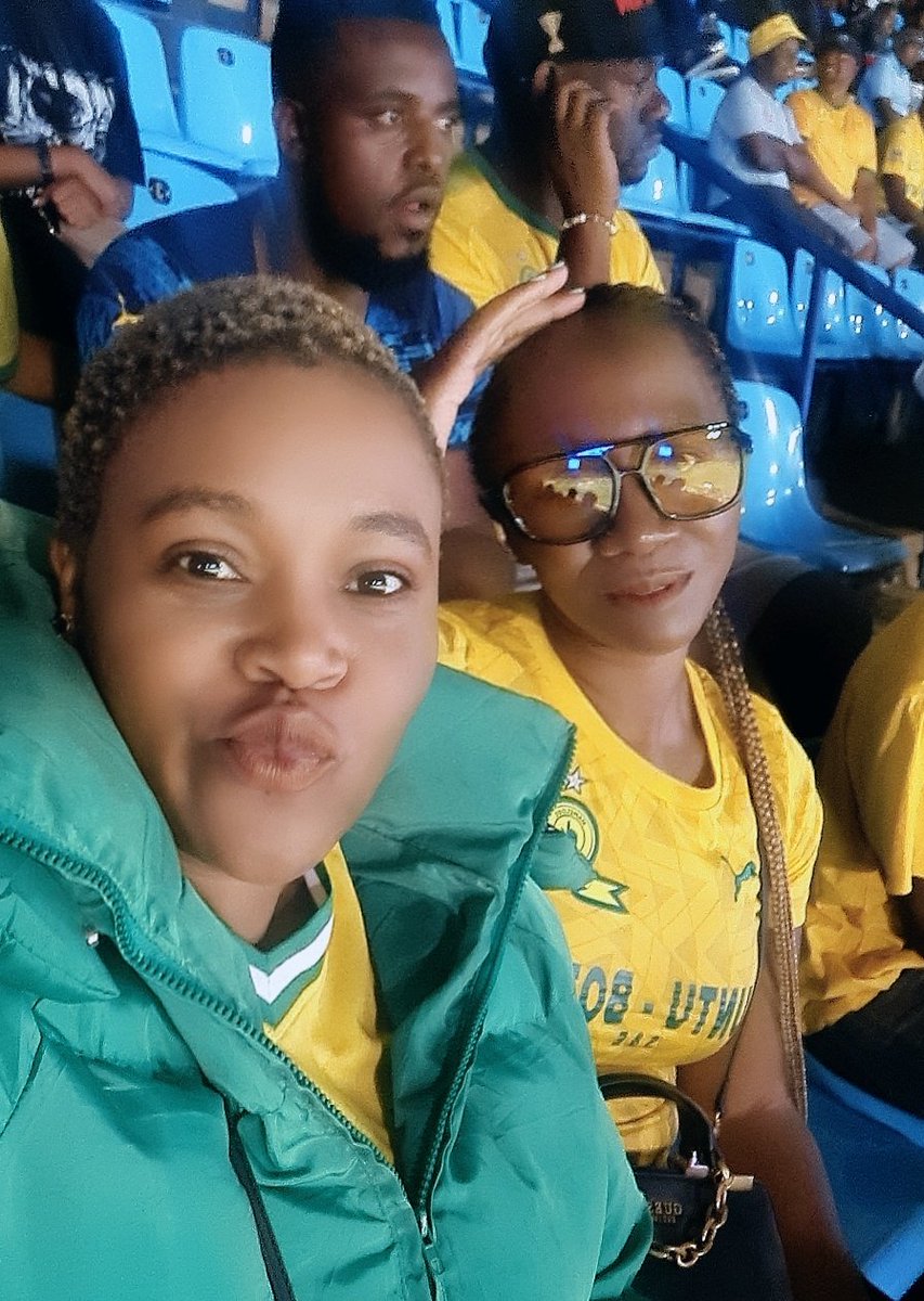 KgotatsoMatjuda's tweet image. 57 of us!!!! 🙏🙏💛💛💛 #mamelodisundowns #downs #Sundowns