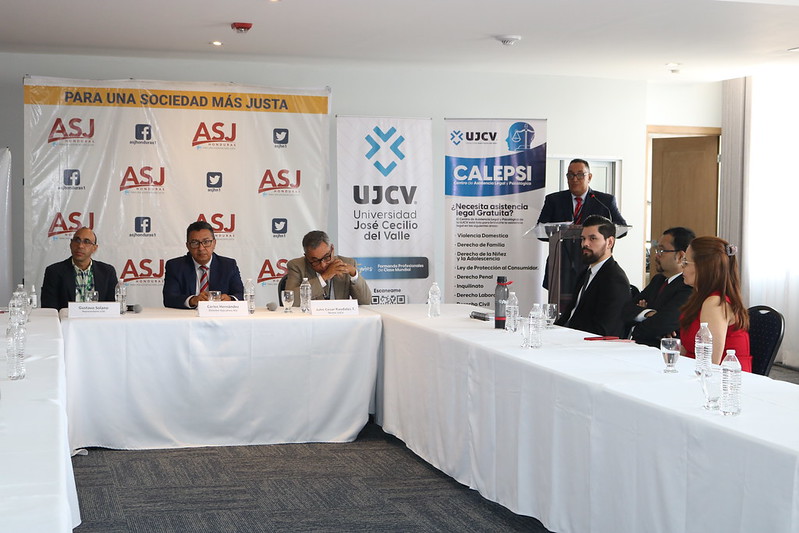 asjhn1's tweet photo. Con la firma de convenio y acuerdo de colaboración entre @asjhn1, @UJCV20 y @UTHEDU, víctimas de abuso sexual infantil y delitos conexos recibirán de forma gratuita atención psicológica y asistencia legal. https://t.co/1OLNYNtuNH https://t.co/tfvfpCYsOE
