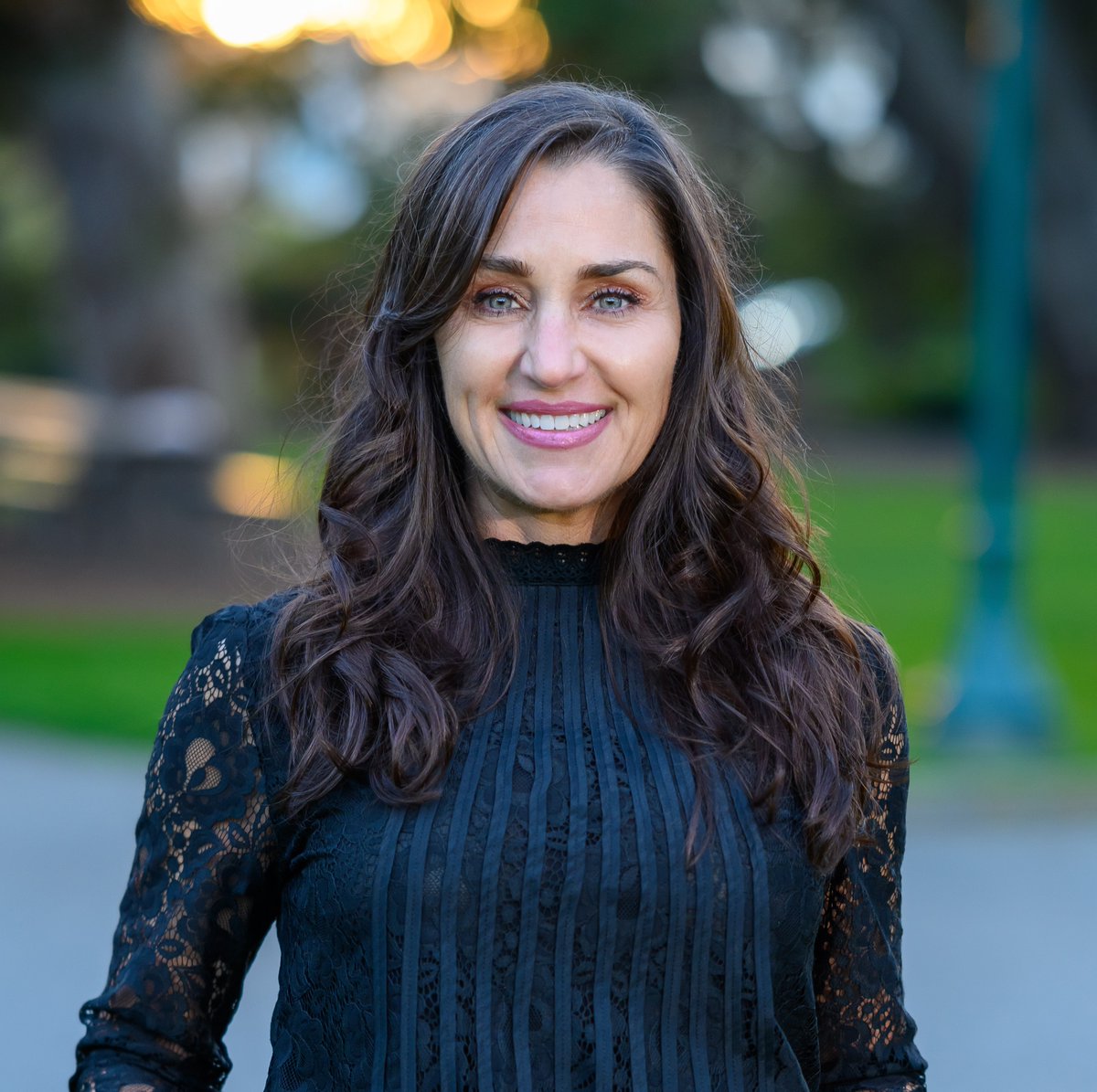 FreshworksInc's tweet photo. Hello everybody, ๐
Meet @heidimalden, our senior director of Field marketing, who ensures that our structures are solid, our marketing foundations set in stone, and our aspirations aloft.
Follow the thread to know more about her๐๐งต
#LifeAtFreshworks https://t.co/U5APVIJdO9