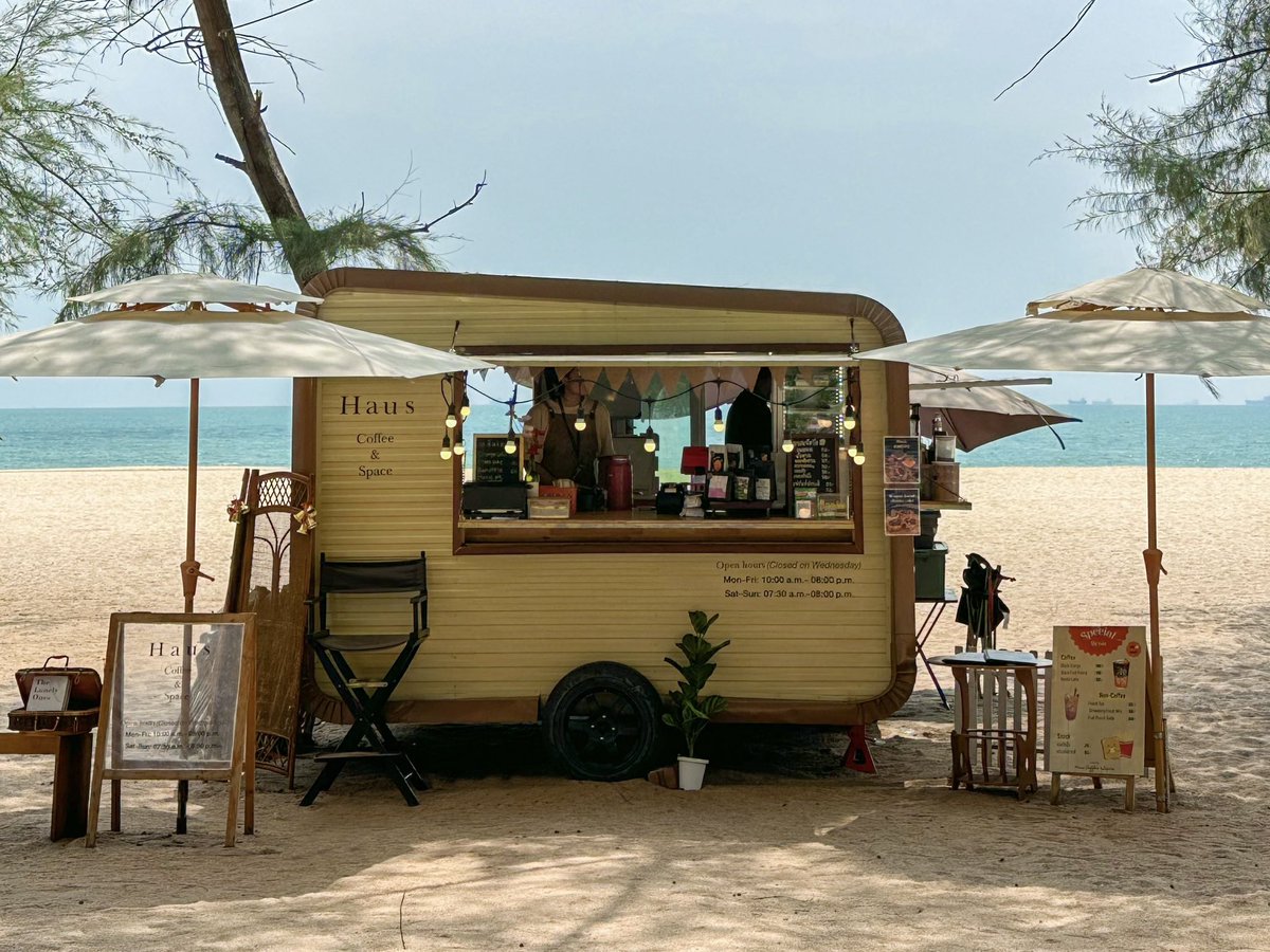 offtography's tweet photo. Haus Coffee and Space
สโลวบาร์ริมทะเล หาดแหลมเจริญ จ.ระยอง https://t.co/82CdDE1HhI