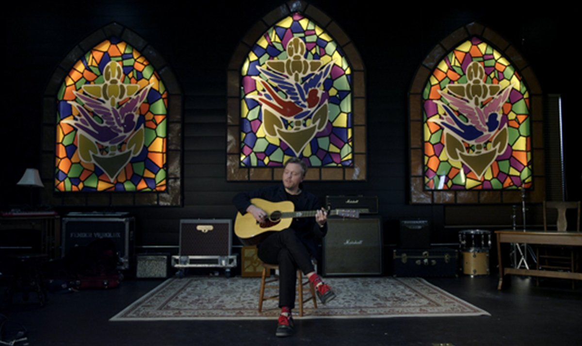 Belcourt's tweet photo. **Special Preview Screening Alert**
JASON ISBELL: RUNNING WITH OUR EYES CLOSED + post-film discussion with @JasonIsbell and filmmaker @SamJones. 
Sun, 3/26 at 7pm.
Tickets on sale tomorrow (Thu) at 10am
https://t.co/ewsrExnxqM https://t.co/9PcKNPQobB
