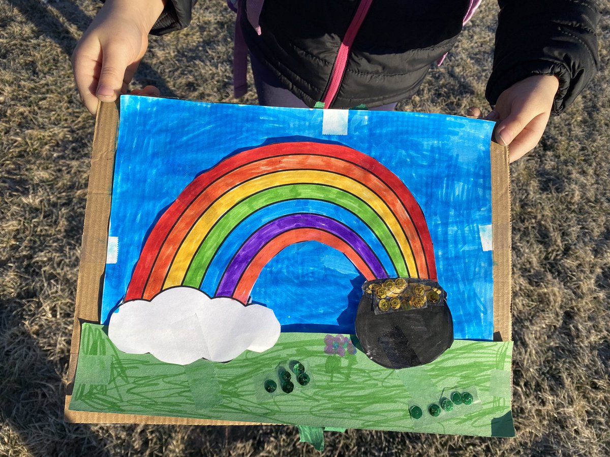 J_NolanSW's tweet photo. Connecting with students is the best! One of ours @HGHuskies shared this beautiful art as she departed her bus this morning!  #dg58pride https://t.co/PEb8upTX6F