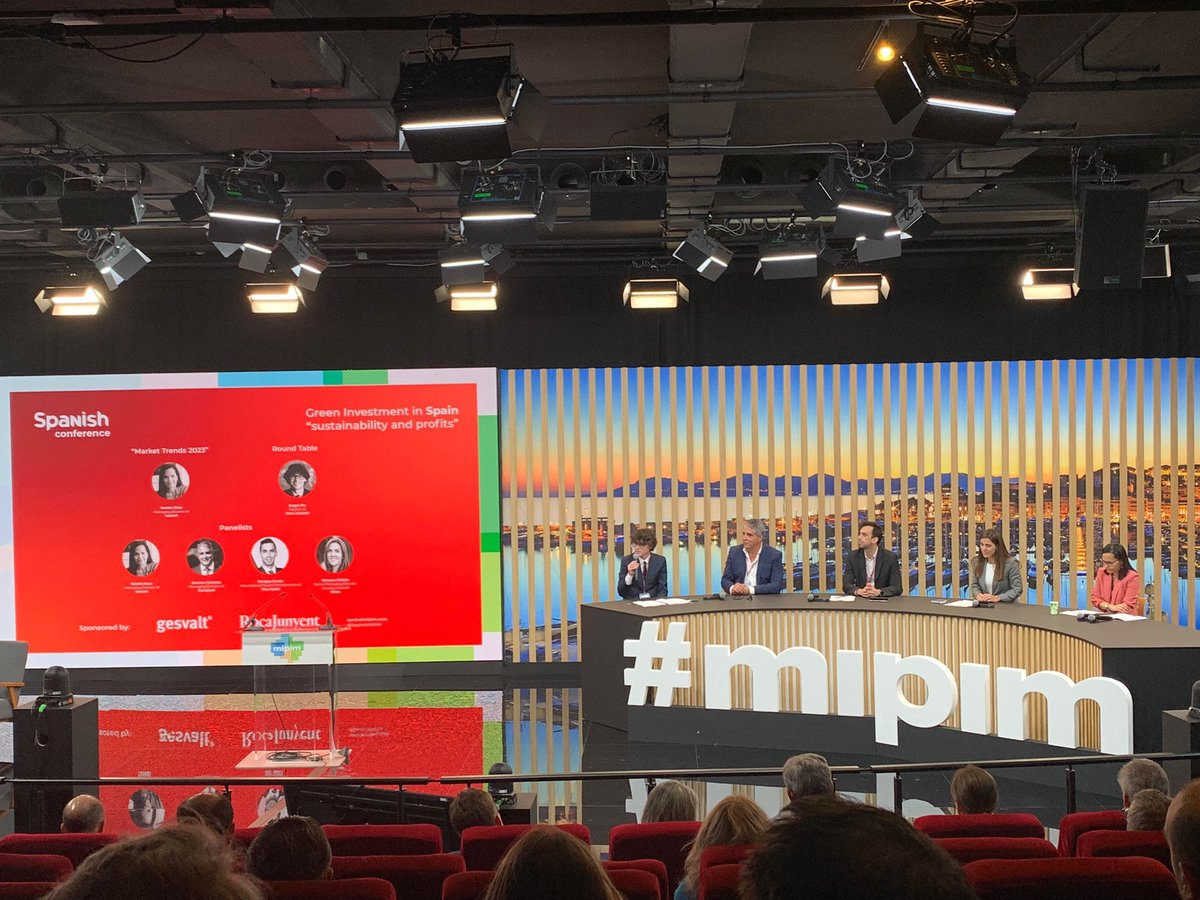 Roca_Junyent's tweet photo. Once again, we are already at the #MIPIM #SpanishConference! Our partner Roger Pla moderates the round table Green Investment in Spain: sustainability and profits, with speakers: @SandraDaza_ds @Gesvalt, Gustavo Cardozo @PanattoniTweets, Enrique García and Vanessa Gelado @Hines https://t.co/8vXk6IO2Qt