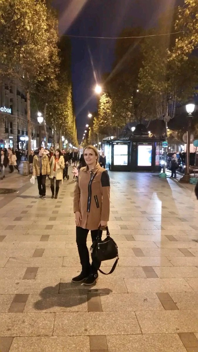 Desni blok je podneo bezbroj prijava Twitteru protiv mene. Pokušavaju svim silama da mi ugase prof. Cela opozija se urotila protiv. Svakog minuta,moram da verifikujem nalog  jer mi ga gase po prijavama. Bednici  istina bpli