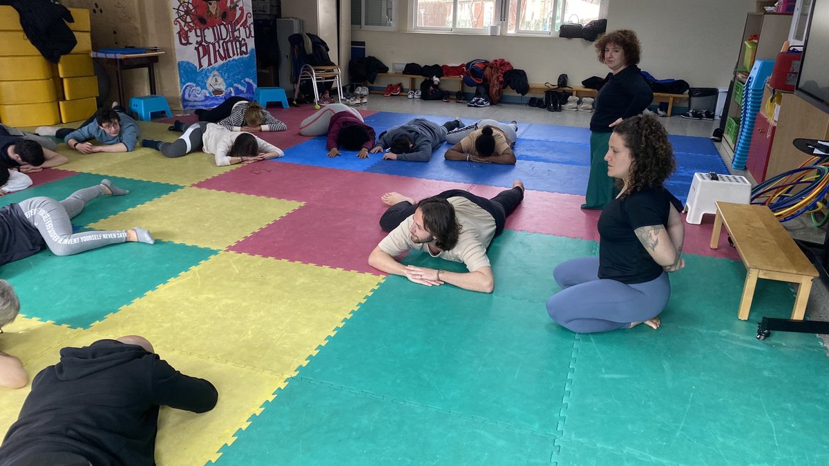 FMontemadrid's tweet photo. 🧘Junto con @sepie_gob, hemos organizado un taller de #Yoga de la mano de @espacioindigo para los chicos de #ProgramasProfesionales, que partirán rumbo a su beca #ErasmusPlus, como parte del conjunto de actividades preparatorias para la movilidad.
#Educación #EurobecasFP https://t.co/IutY6g3Vyl
