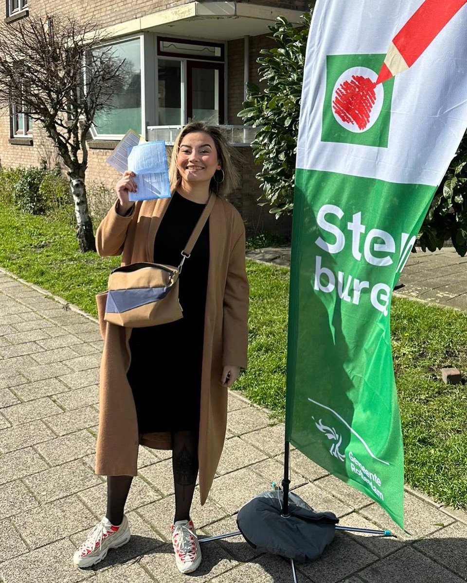 Je hebt nog iets langer dan twee uur om je stem uit te brengen!

Ga net als ons Utrechtse raadslid <a href="/StevieNolten/">Stevie Nolten</a>, Rotterdamse raadslid <a href="/miekemegawati/">Mieke Megawati Vlasblom</a>, en nog veel andere BIJ1’ers naar de stembus. Dit kan tot 21.00.