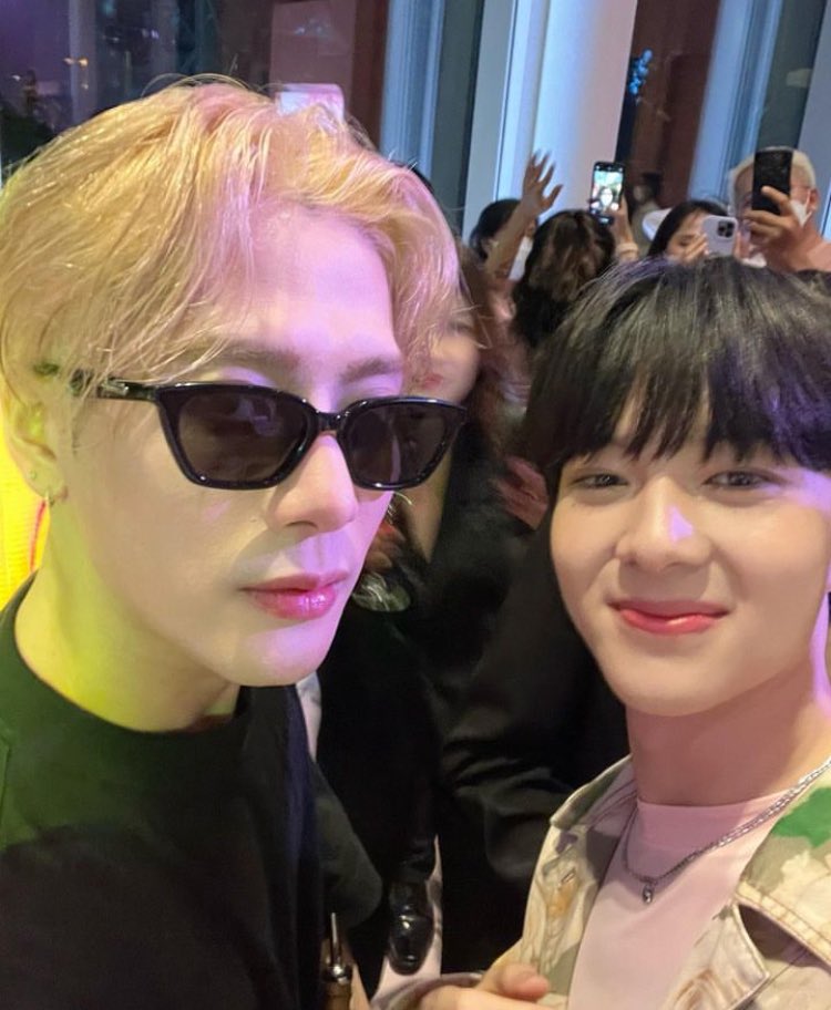 bibibi11_'s tweet photo. @snapwithu รู้จักนานแล้วค้าบ สมัยมีคอน ดมด จำ���ด้ว่าหลังกดบัตร น้องมีอีเว้นกับงานทุกวันเลย5555555 ทุกวันของจริง ห้างแตกสุดๆ น้องน่ารักครับบบบ ชอบเพลง รักแท้ มากก😻😻😻 https://t.co/tIUhZAuQcH