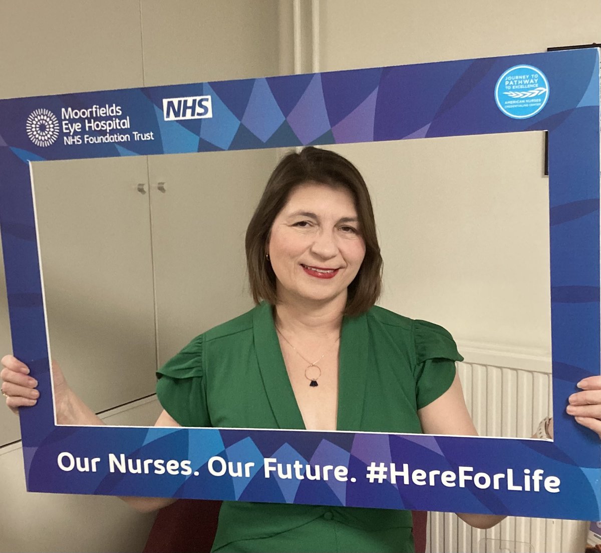 kathyanneadams's tweet photo. Our Director of Workforce supporting our nurses. #hitsubmit #survey #takethepath have you filled in your survey yet? @Moorfields @sheila_rn https://t.co/URNgr4lzEK