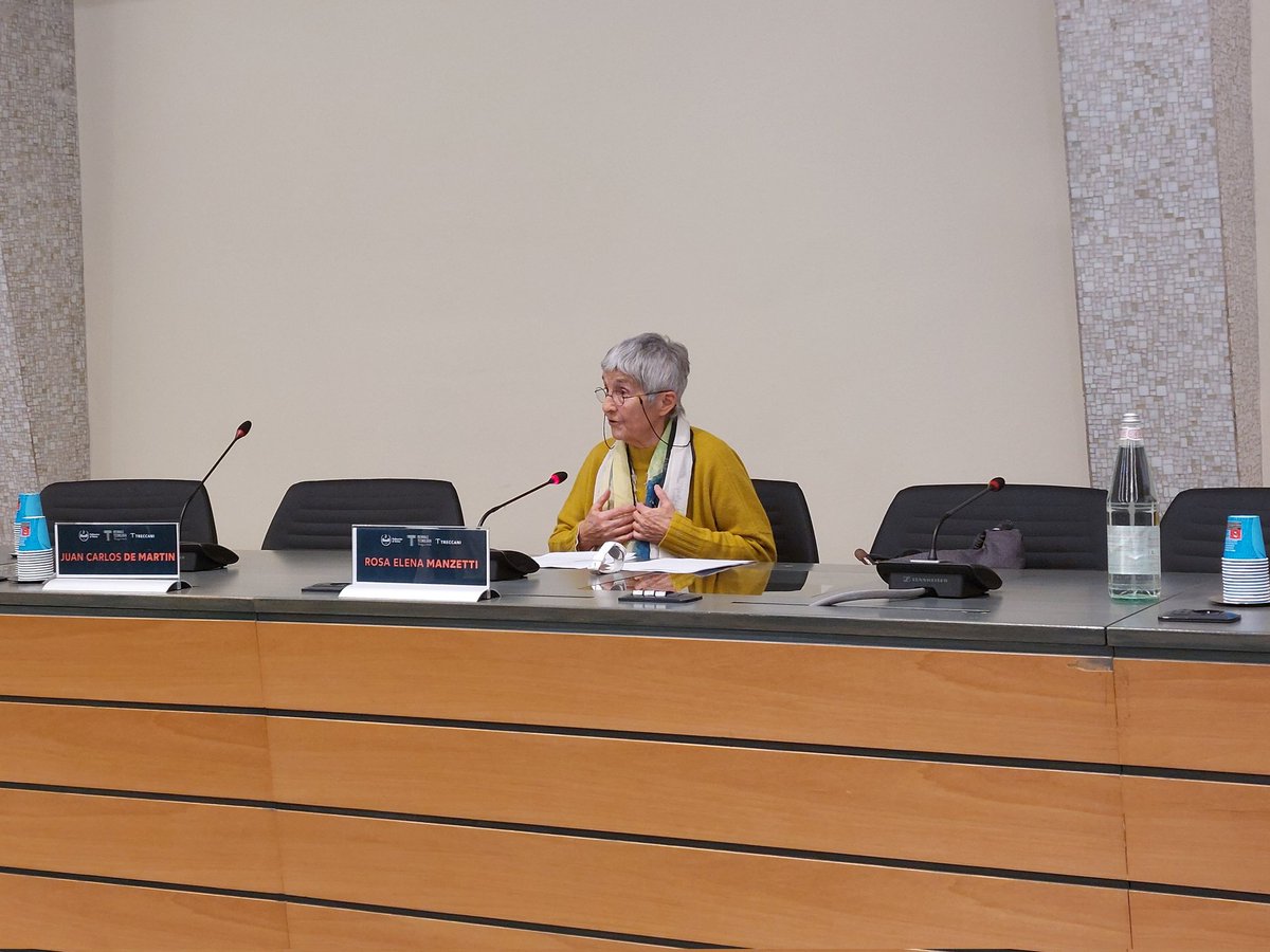 PoliTOnews's tweet image. &quot;Le guerre contemporanee traspongono tutti i nostri problemi singolari su scala collettiva e offrono una sorta di modello in cui il collettivo può essere preso come metamorfosi dell&apos;individuo&quot;

Rosa Elena Manzetti conclude il suo incontro per #TempiDifficili 

#BiennaleTech