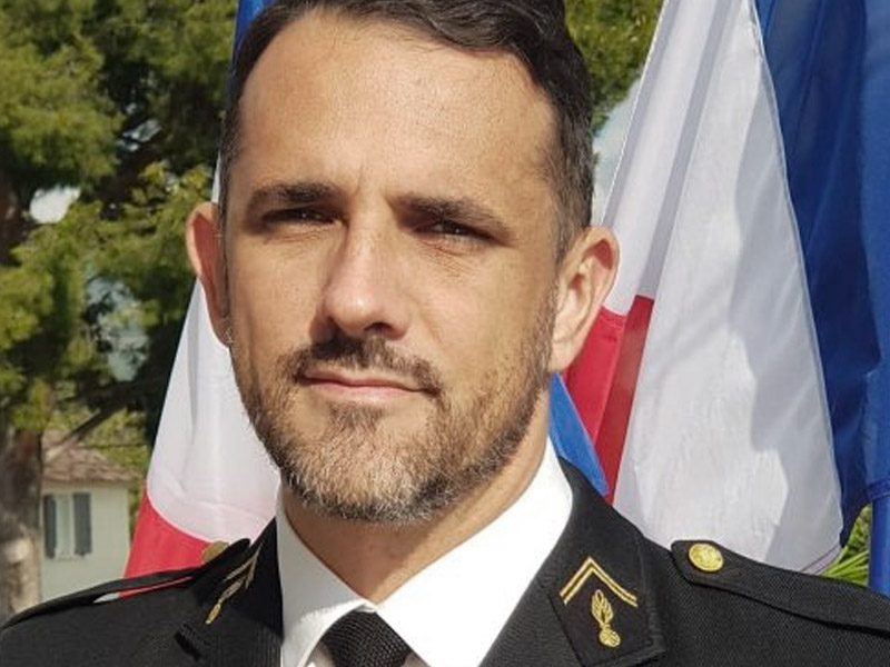 LrMlanie1's tweet photo. 🔴 Libération officiel du Capitaine Alexandre JUVING-BRUNET aujourd'hui à 17h45 🕊️🌿 https://t.co/hCoeaiYTQA