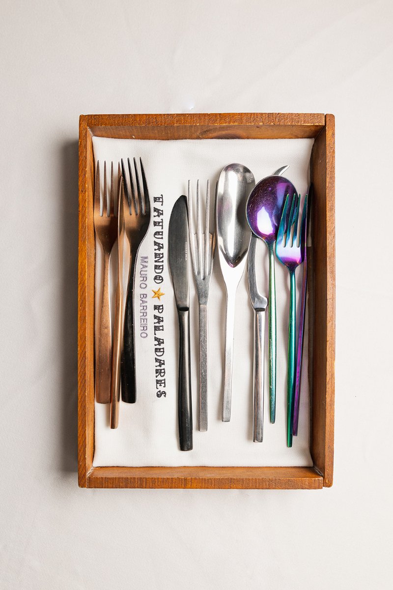 Te ofrecemos una propuesta gastronómica dinámica, divertida y curiosa. Comenzando por cada creación de 𝕄𝕒𝕦𝕣𝕠 𝔹𝕒𝕣𝕣𝕖𝕚𝕣𝕠 y llevando esa esencia a cada detalle. ¿Vienes?

📍 Calle Veedor, 10. En Cadi, Cadi.
📲 Reservas: bit.ly/ReservasCurios….