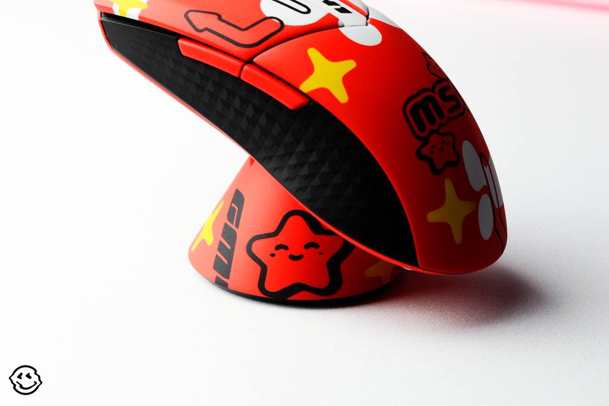 Petite GM41 LIGHTWEIGHT WIRELESS Custom venue d'Italie par le modder <a href="/Pezzodinerd_/">Stefano Osello</a>  ⭐🤩
ON ADORE !!