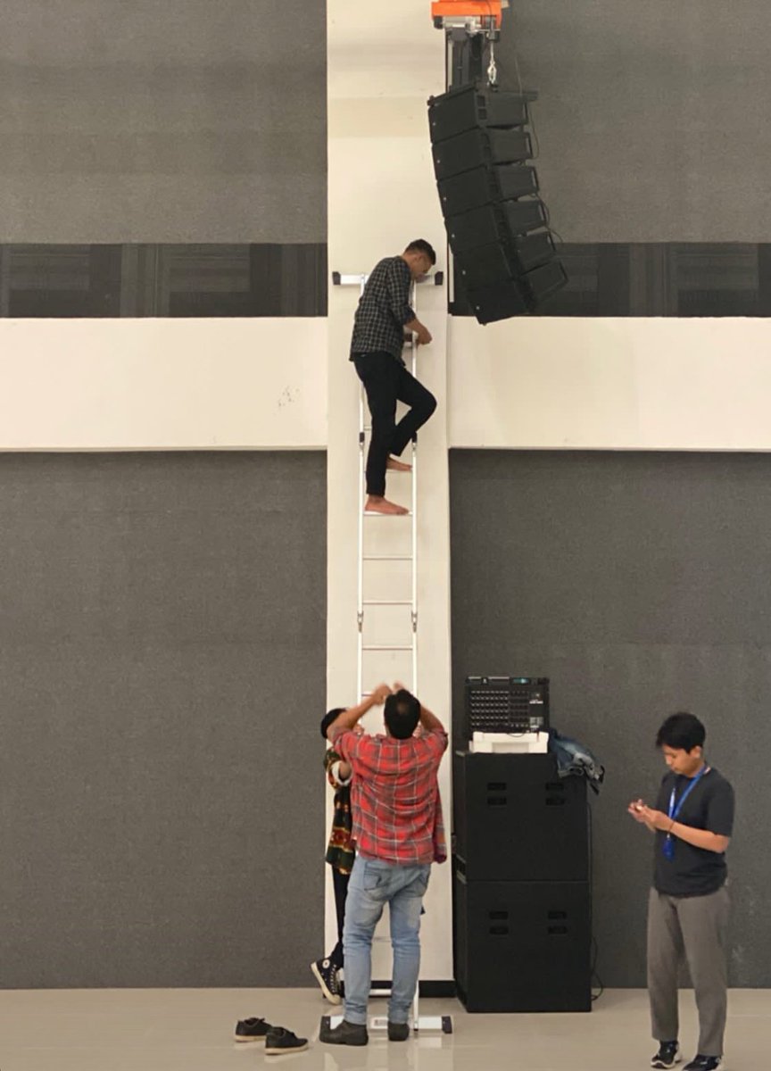 Tulus. Manusia kuat.. #Sarkasme