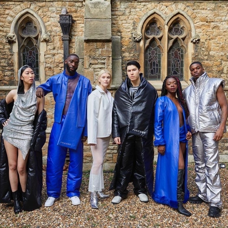 Atlantis_Models's tweet image. #londonfashionweek BTS with our stunning new face, Emily (centre), at the The Creatives Runway Showcase - A/W23 🤍

#atlantismodels #atlantisfamily #scoutmeama #lfw #fashionweek #modelling #bts #runway #photoshoot #modellife
