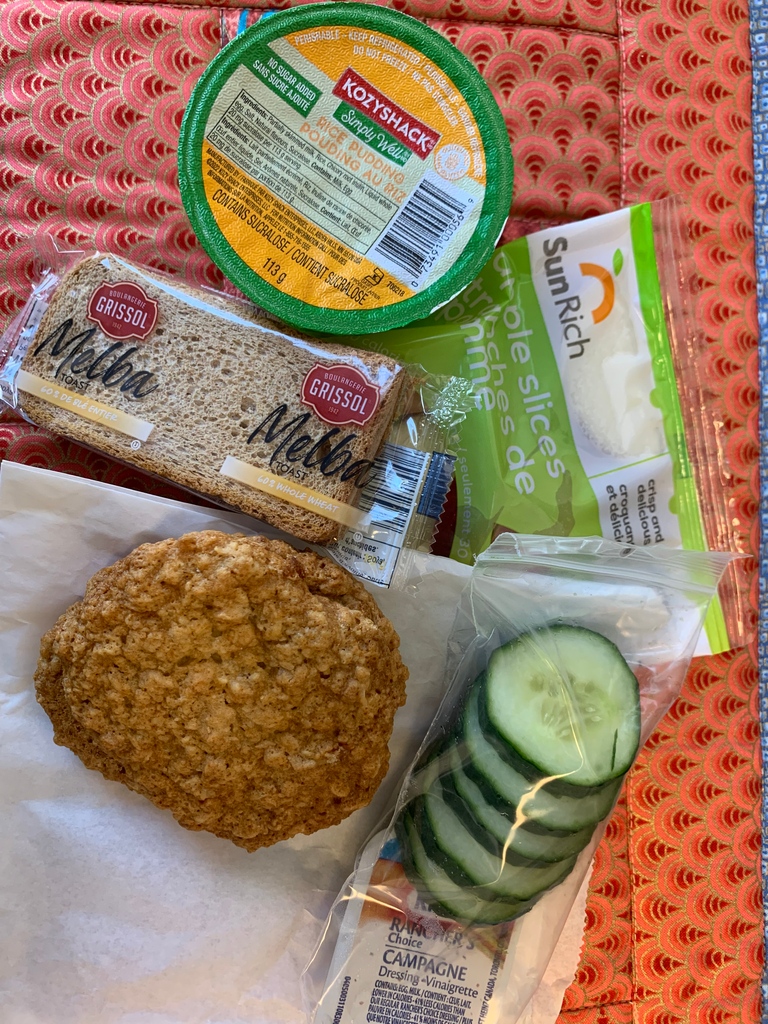 OakvilleMeals's tweet photo. Thank you to @MAZONCanada for sponsoring our newly launched Snack Pack program! Today, clients got a free sample of some of the items that the Snack Packs will consist of. #SnackPacks #MarchforMeals #Oakville #OMoW #LetsDoLunch https://t.co/1nU1jYvK6s