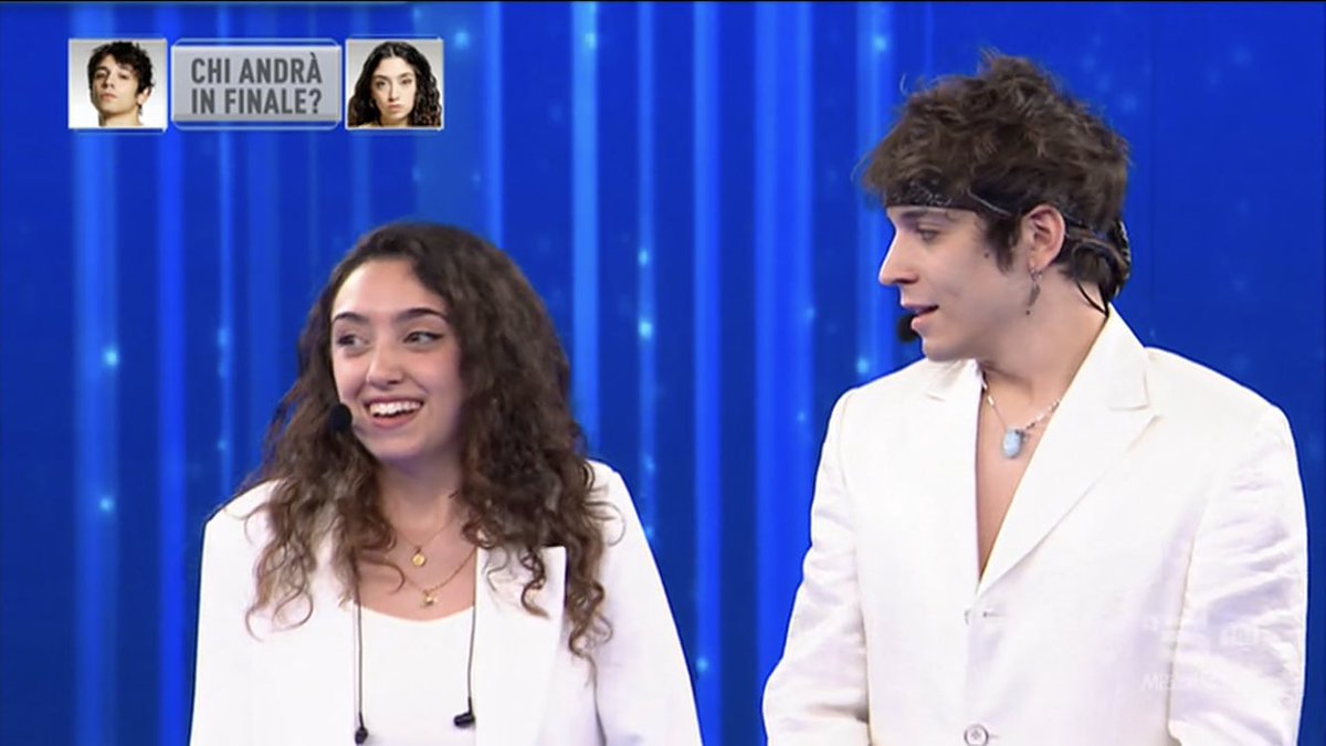 aurora_hanker's tweet photo. possiamo dire tutto ma amici 22 con alex e sissi non si supera raga
#amici22 #serale https://t.co/fKQcNOXXPW