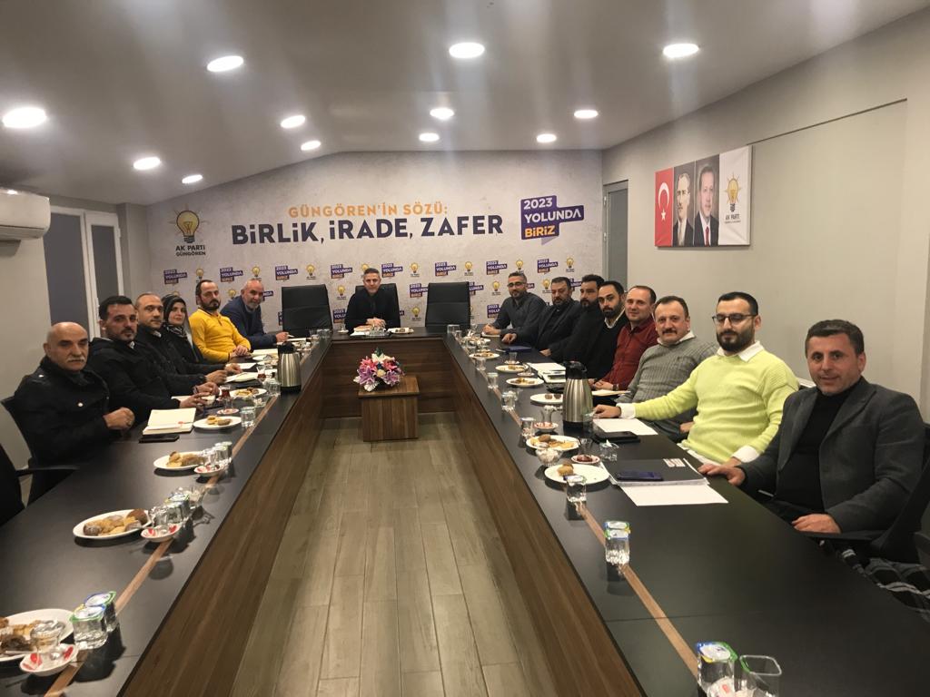 AkPartiGngren's tweet photo. İlçe Teşkilat Başkanımız  @ayhansimsek24 başkanlığında, teşkilat komisyonu olarak
Mahalle Teşkilat  Başkanları toplantımız gerçekleştirildi.

#BirlikİradeZafer

@osmannnurika 
@dvrnyalcinkaya https://t.co/08k6191FZO