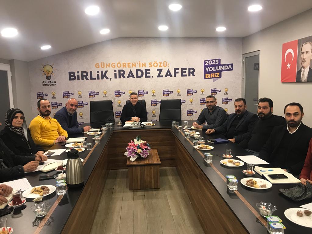 AkPartiGngren's tweet photo. İlçe Teşkilat Başkanımız  @ayhansimsek24 başkanlığında, teşkilat komisyonu olarak
Mahalle Teşkilat  Başkanları toplantımız gerçekleştirildi.

#BirlikİradeZafer

@osmannnurika 
@dvrnyalcinkaya https://t.co/08k6191FZO
