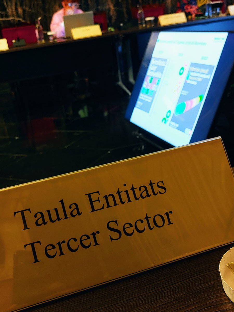 Adolfdc's tweet photo. A la taula d'impuls #Agenda2030 @bcn_ajuntament. Avaluació dels indicadors 2022 dels 17 #ods a la ciutat @Taula3sector @Francina_Presi @RogerCivit https://t.co/OzqhRnFyYI